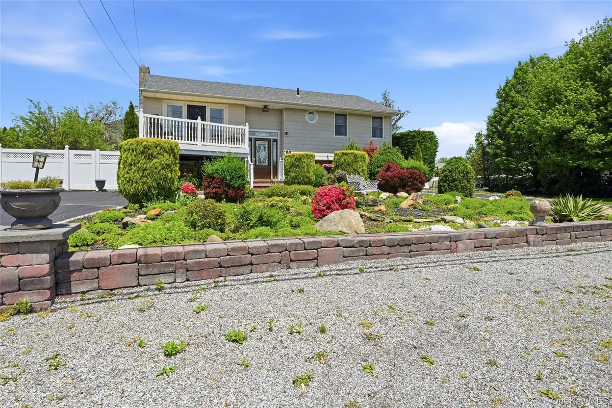 661 Shore Drive, Oakdale, NY 11769 - #1
