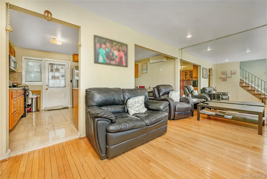 876 Oliver Avenue, Westbury, NY 11590 - #3