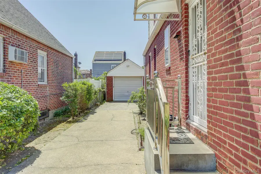 226-08 129th Avenue, Laurelton, NY 11413 - #3