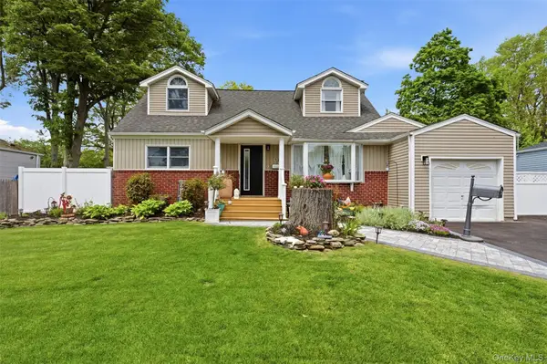 12 Browning Drive, Greenlawn, NY 11740