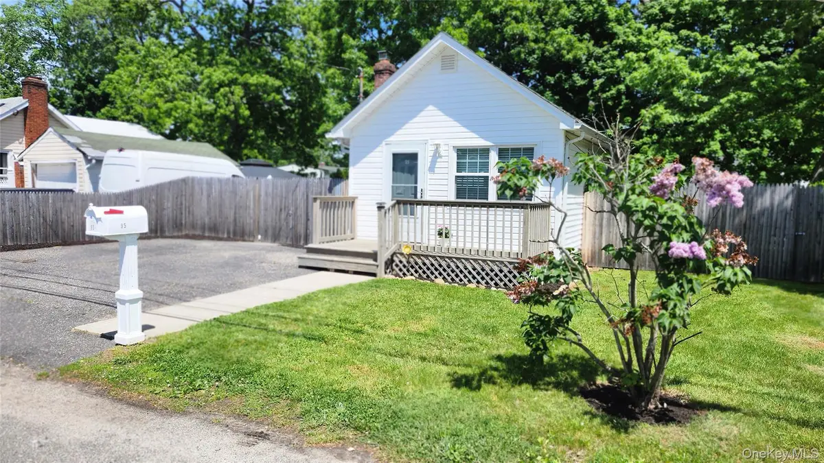 95 Pleasure Avenue, Ronkonkoma, NY 11779 - #1