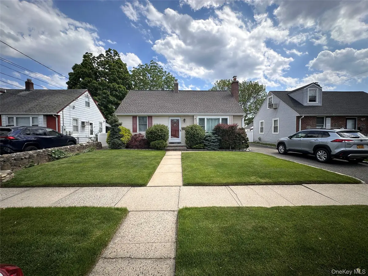 568 Irving Street, Westbury, NY 11590 - #1