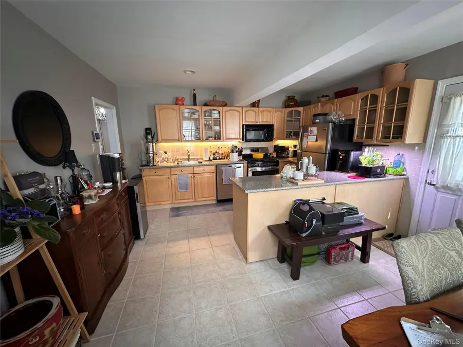 568 Irving Street, Westbury, NY 11590 - #3