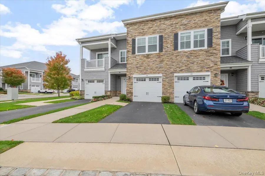 240 Fall Court, Elwood, NY 11731 - #2