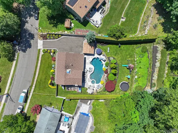 12 Pelham Avenue, Nanuet, NY 10954