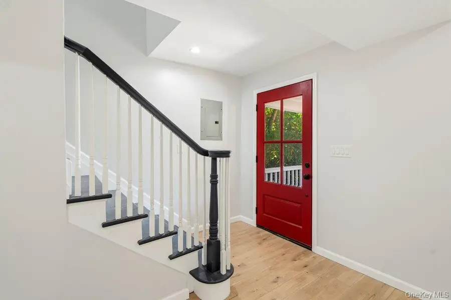 17 Tatterson Street, Roslyn, NY 11576 - #2