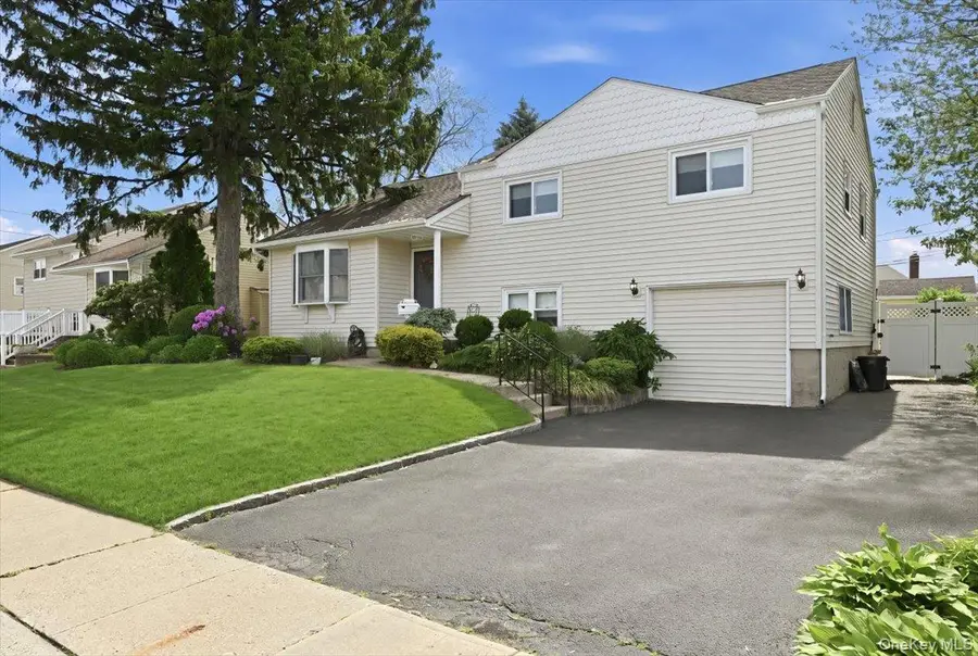 5 Hastings Road, Massapequa, NY 11758 - #3