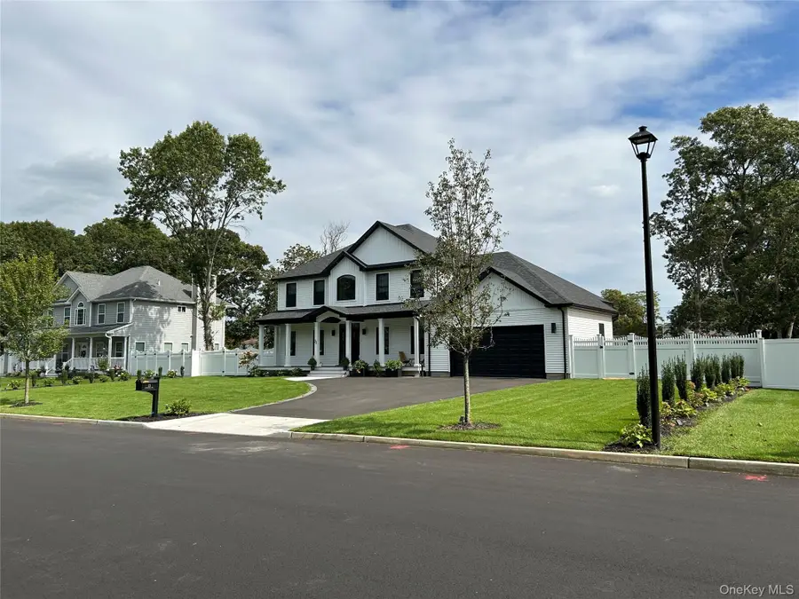 18 Manhattan Avenue, Centereach, NY 11720 - #3