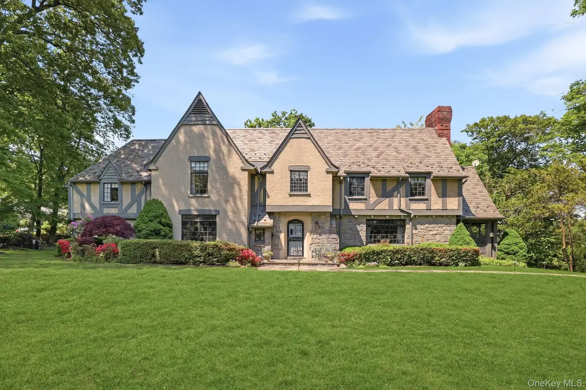 14 Overhill Road, New Rochelle, NY 10804 - #1