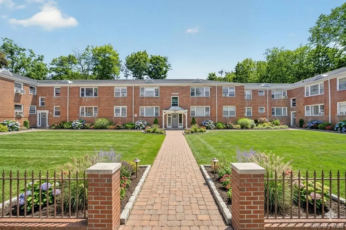 205 W Post Road #E-1-O, White Plains, NY 10606 - #1