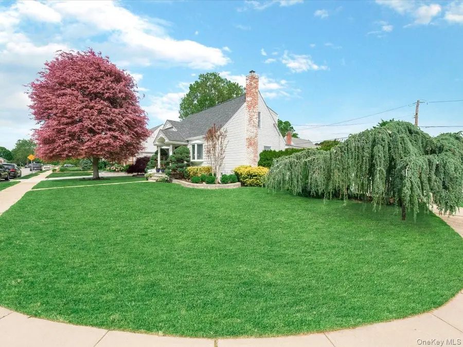 56 Columbine Avenue, Merrick, NY 11566 - #2