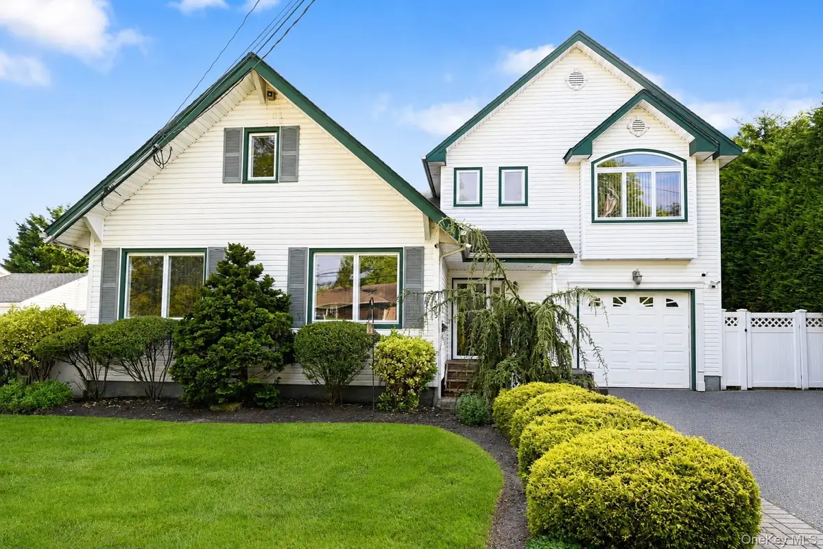 525 S Greene Avenue, Lindenhurst, NY 11757 - #1