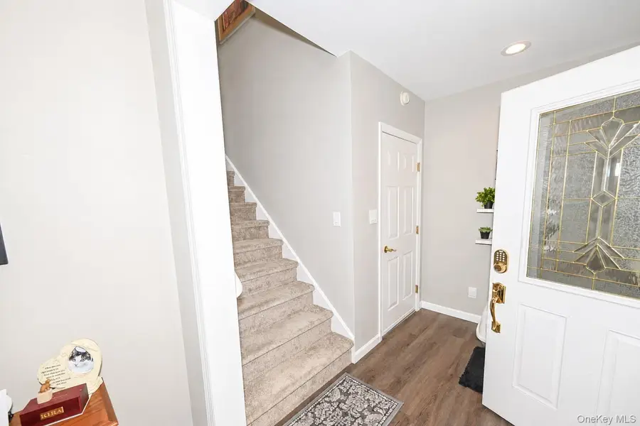 525 S Greene Avenue, Lindenhurst, NY 11757 - #3