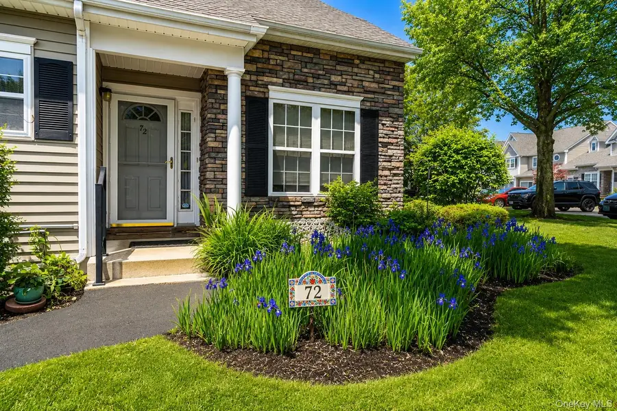 72 Paddington Circle, Smithtown, NY 11787 - #3