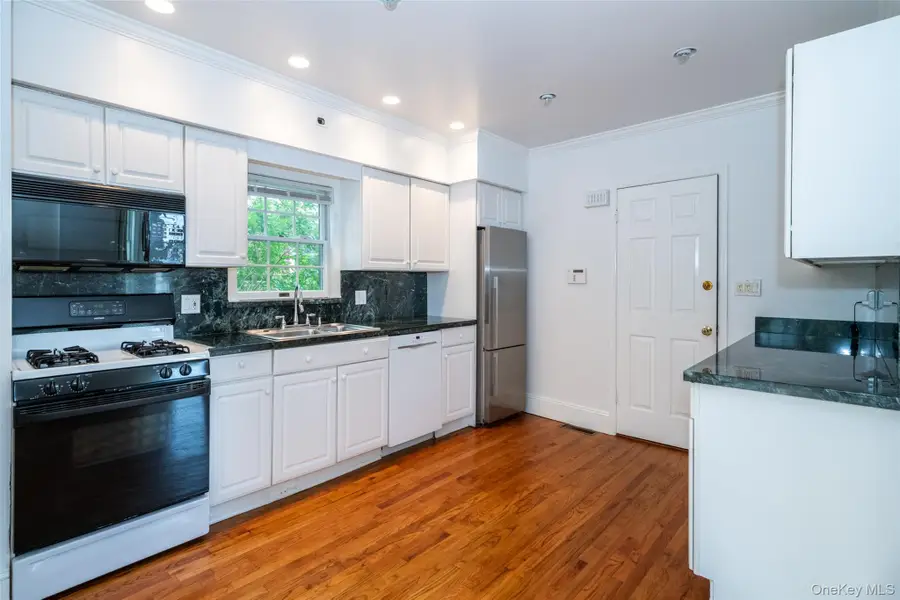 82 Clove Road, New Rochelle, NY 10801 - #3