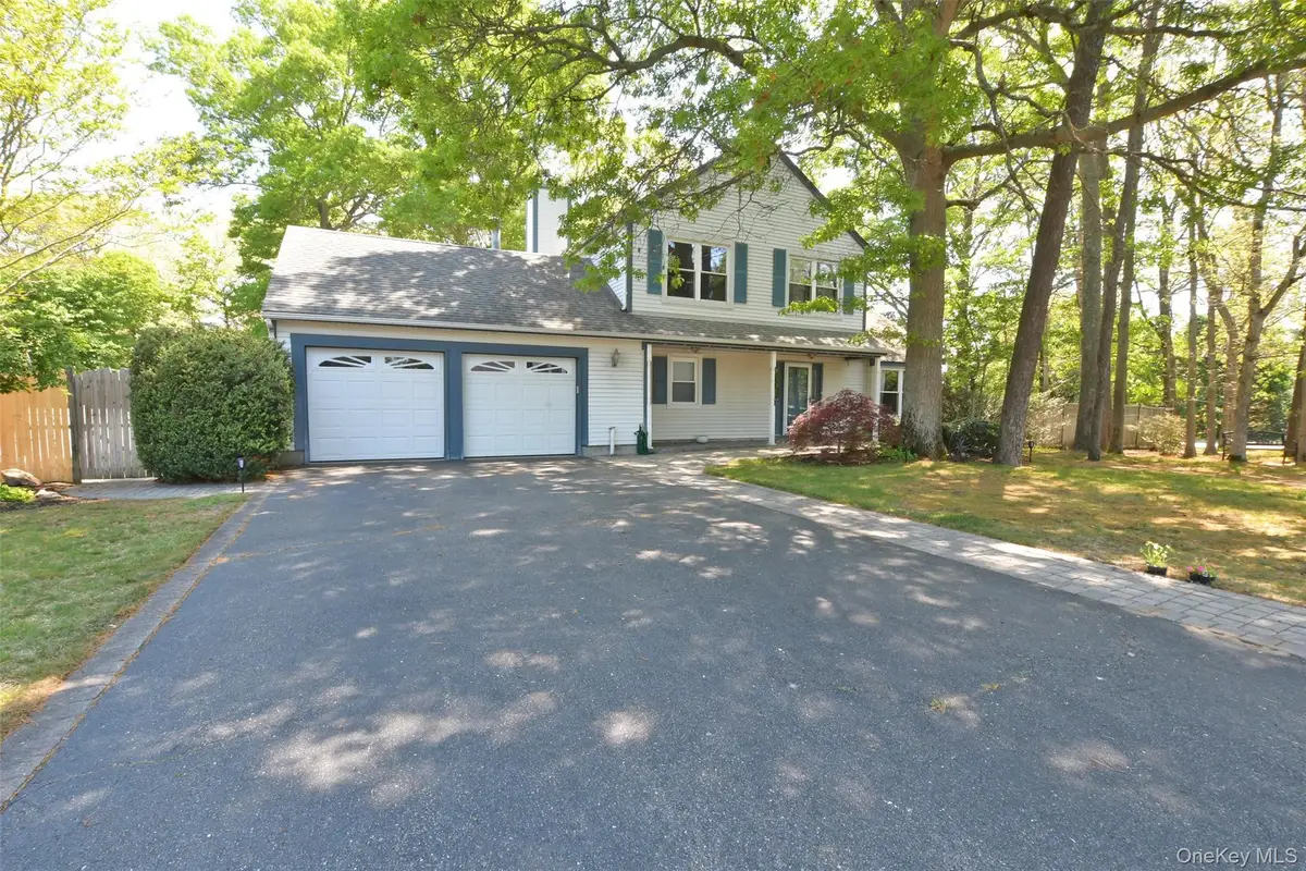 1 Gregg Lane, Coram, NY 11727 - #1