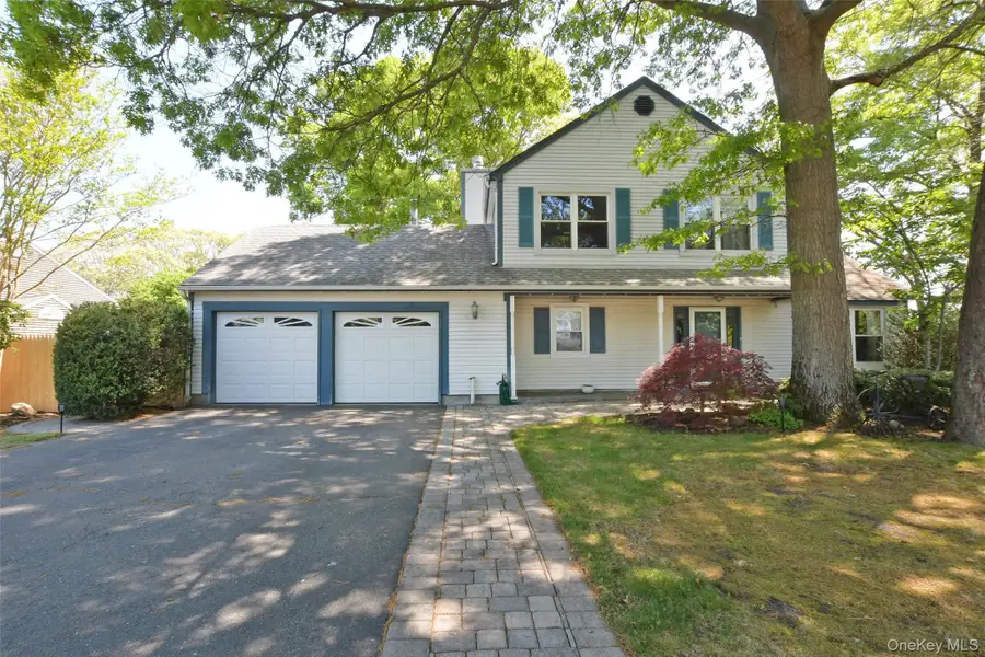 1 Gregg Lane, Coram, NY 11727 - #2