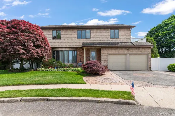 9 Bernadette Court, Hicksville, NY 11801