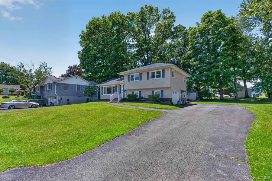 4 Saint Eve Court, Middletown, NY 10940 - #3