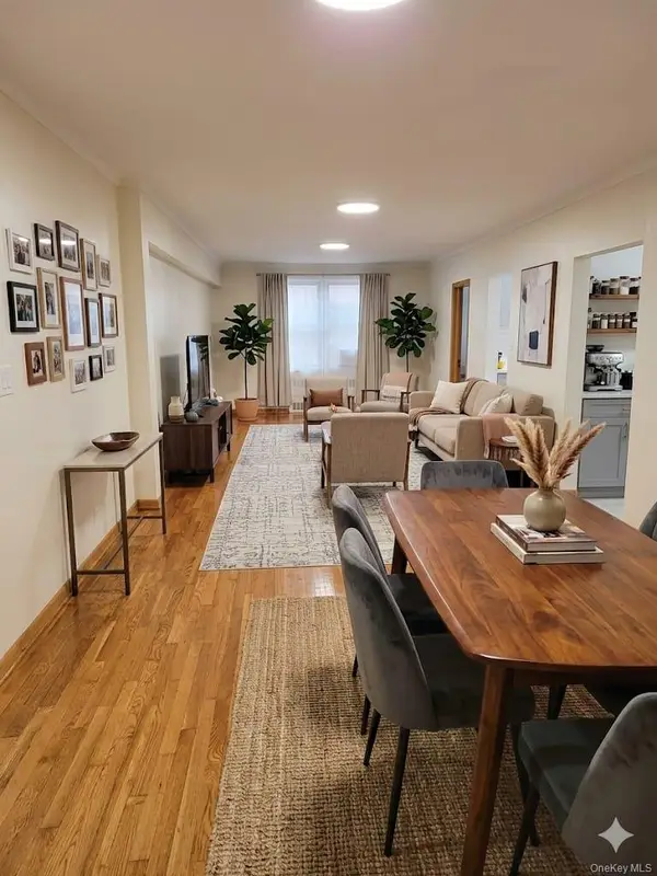 64-41 Saunders Street #410, Rego Park, NY 11374