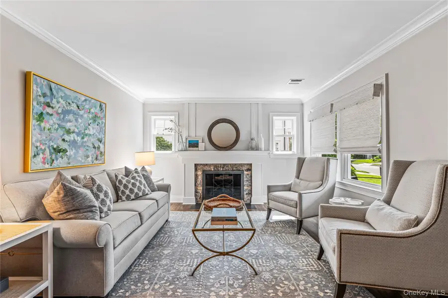 95 Muirfield Road, Rockville Centre, NY 11570 - #3
