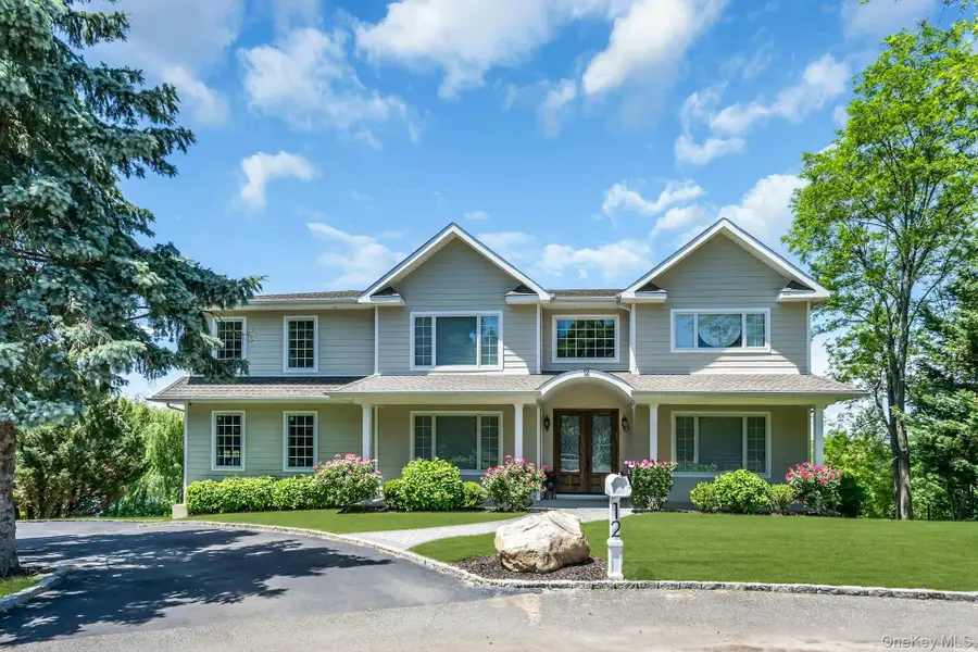 12 Barbara Lane, Glen Cove, NY 11542 - #2