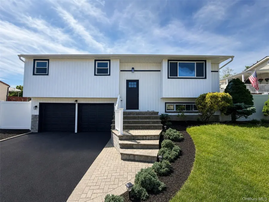 132 Berkeley Avenue, Selden, NY 11784 - #2