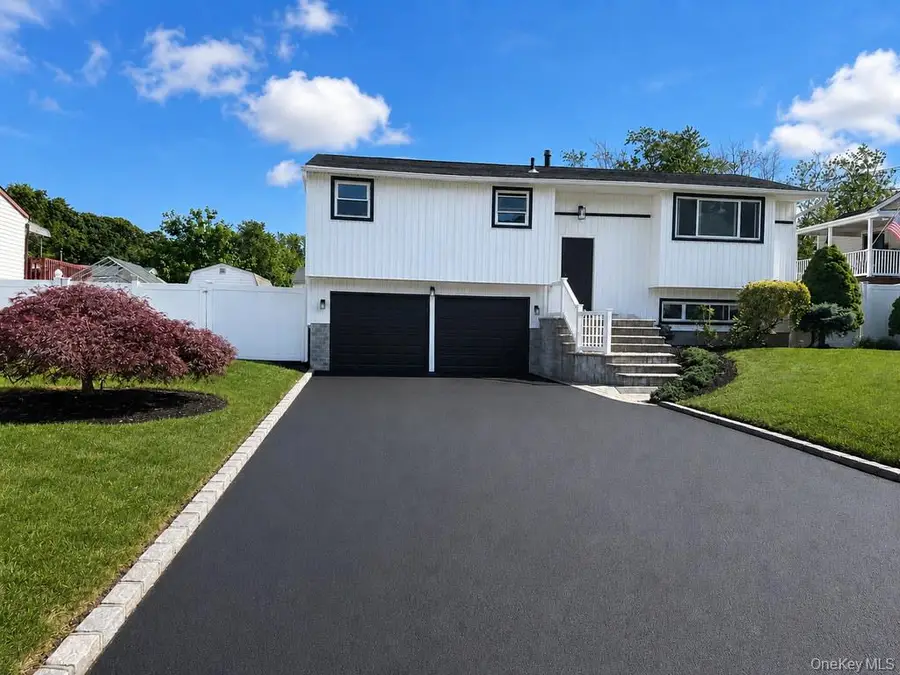 132 Berkeley Avenue, Selden, NY 11784 - #3