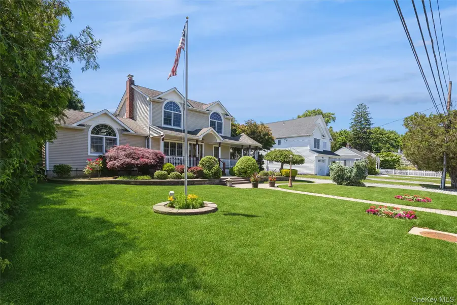 407 3rd Street E, East Northport, NY 11731 - #3