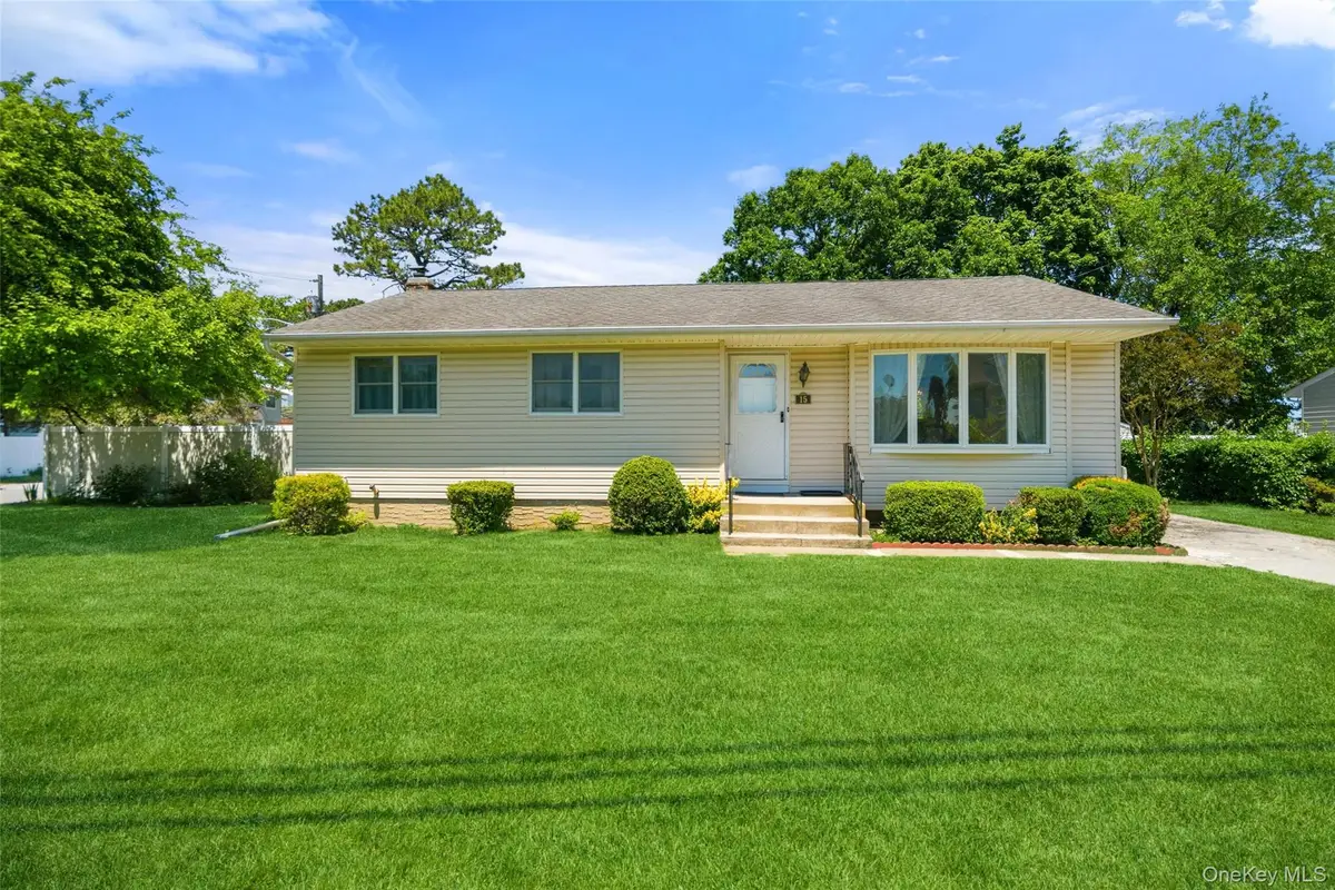 15 Lincoln Avenue, Farmingdale, NY 11735 - #1