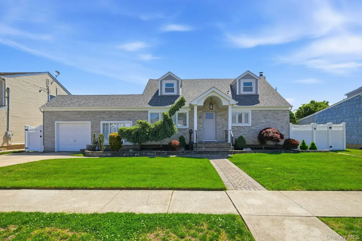 35 3rd Avenue, Massapequa Park, NY 11762 - #1