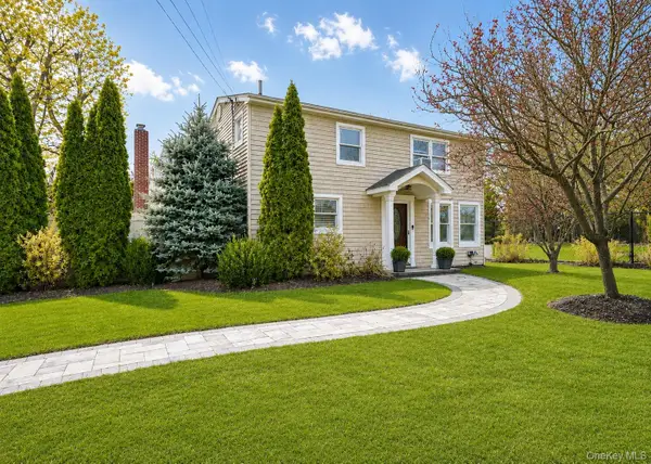 427 Vanderbilt Boulevard, Oakdale, NY 11769