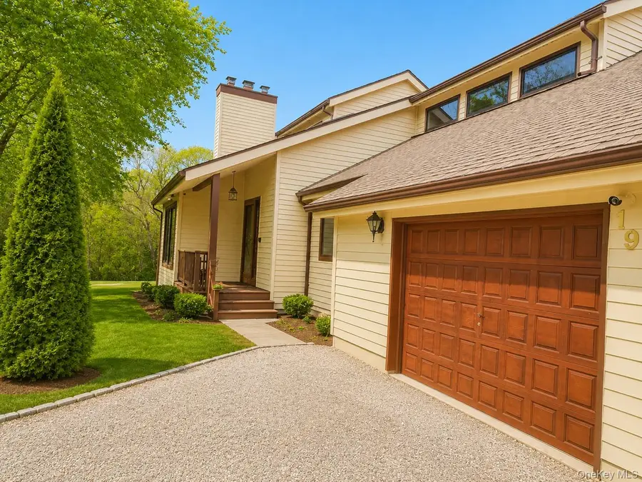 19 West Street, Middle Island, NY 11953 - #3