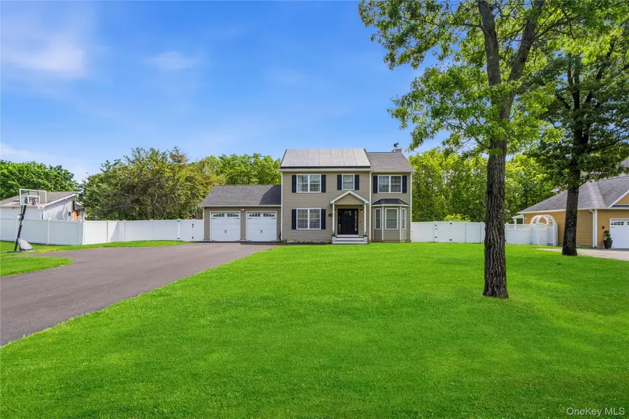587 Blue Point Road, Holtsville, NY 11742 - #2