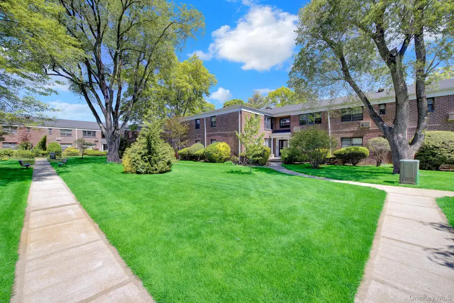 1209 E Broadway #E23, Hewlett, NY 11557 - #3