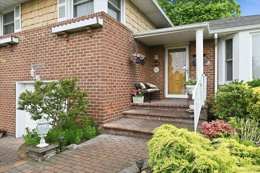 17 Avon Road, Farmingdale, NY 11735 - #2