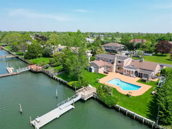 996 Wateredge Place, Hewlett Harbor, NY 11557