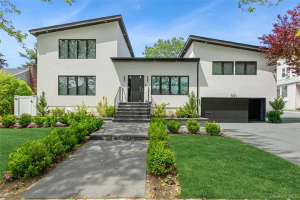 821 Longview Avenue, North Woodmere, NY 11581