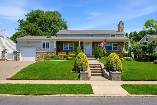 87 Laurel Drive, Massapequa Park, NY 11762
