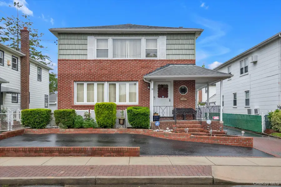19 Gibson Boulevard, Valley Stream, NY 11581 - #2