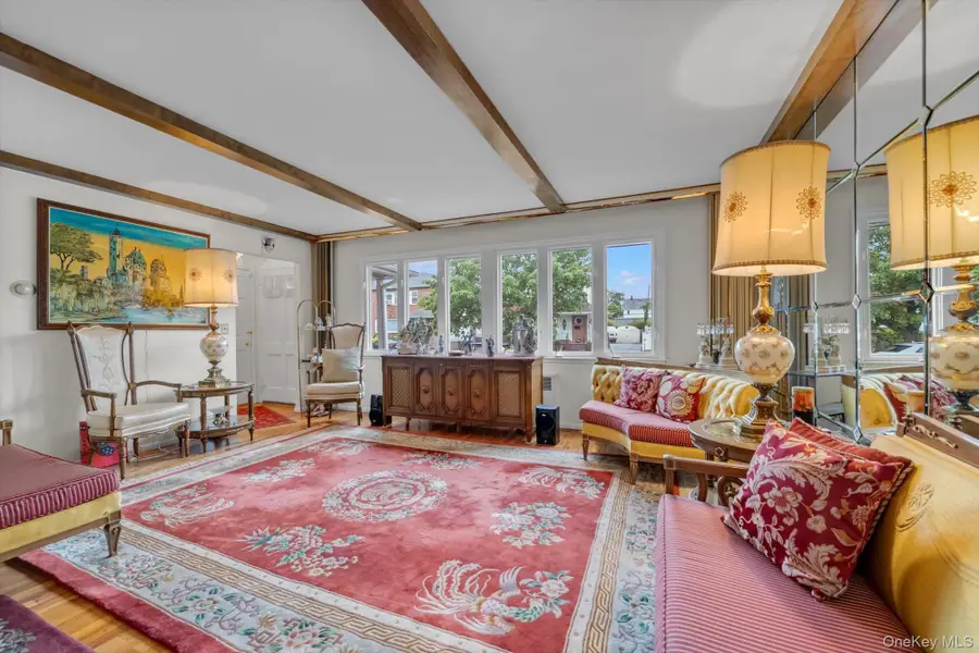 19 Gibson Boulevard, Valley Stream, NY 11581 - #3