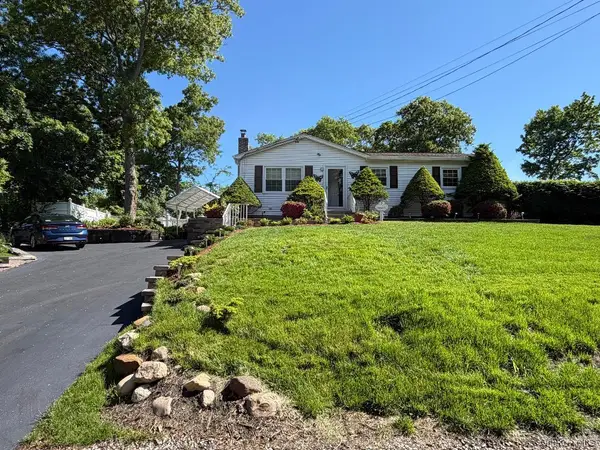 3 Commack Road, Sound Beach, NY 11789