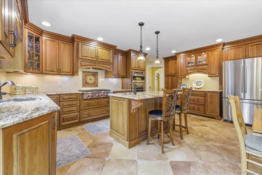 124 Peterhoff Avenue, Malverne, NY 11565 - #3