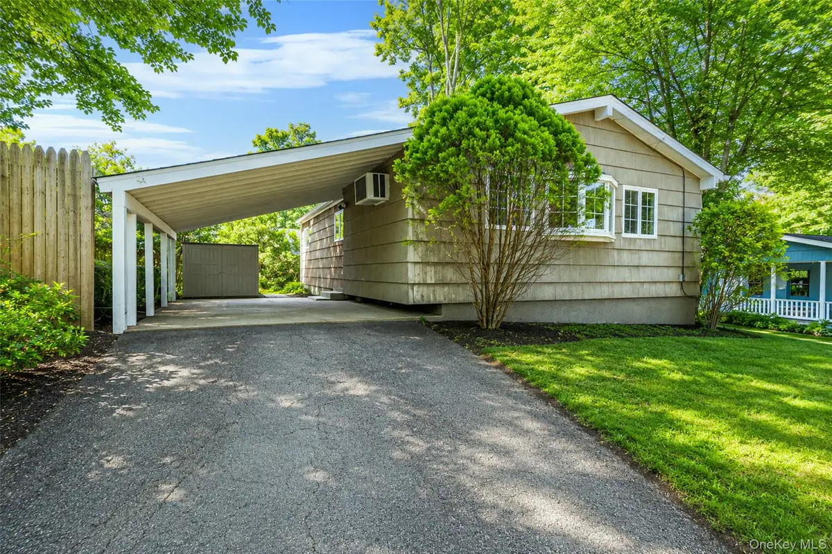 18 Roxbury Street, Huntington Station, NY 11746 - #1