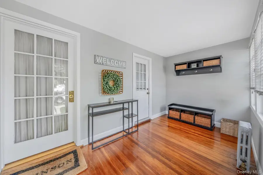 24 Huntington Ave, Lynbrook, NY 11563 - #2