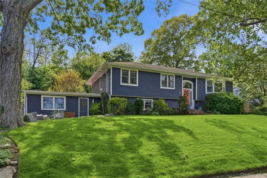 37 Mckay Road, Huntington Station, NY 11746 - #2