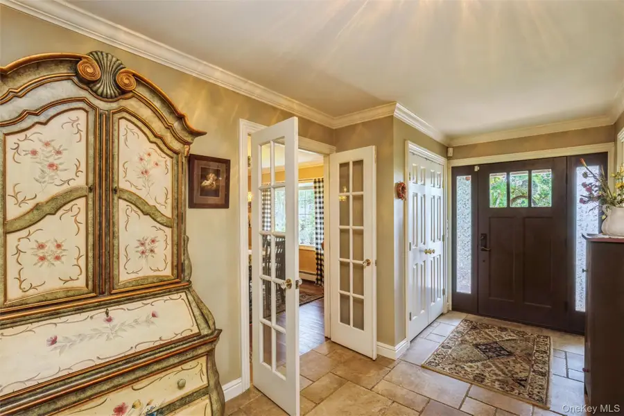 17 Leslie Lane, Smithtown, NY 11787 - #3