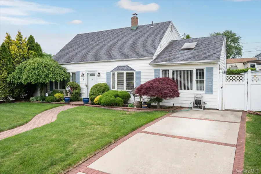 4 Water Lane N, Levittown, NY 11756 - #2