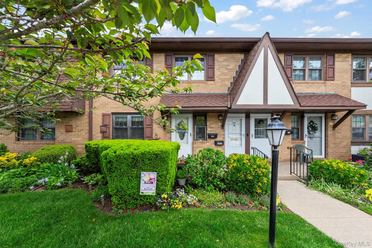 248 Mariners Way, Copiague, NY 11726 - #1