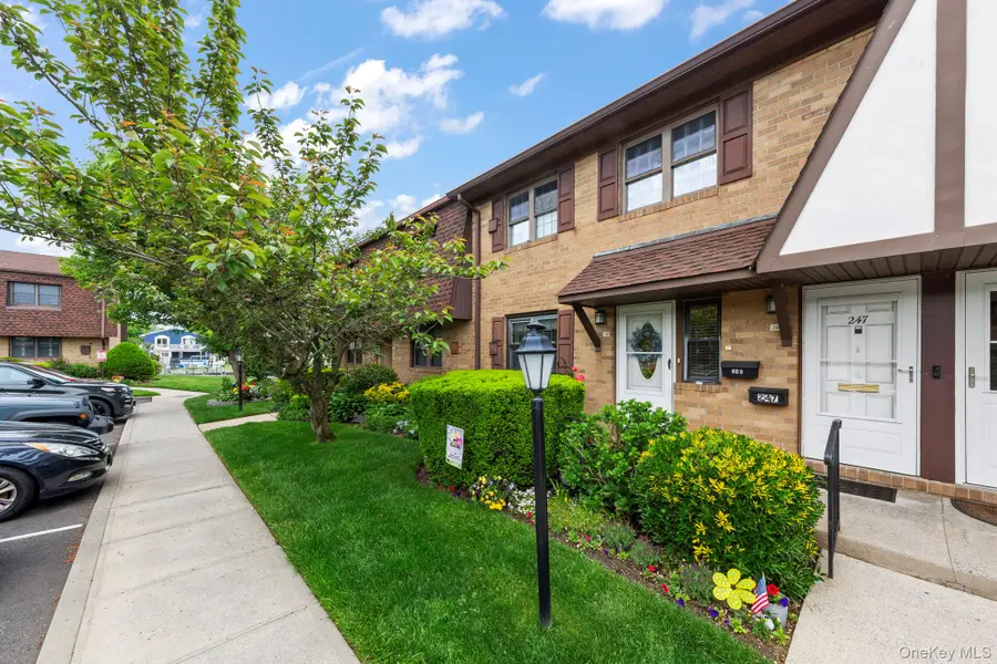 248 Mariners Way, Copiague, NY 11726 - #2